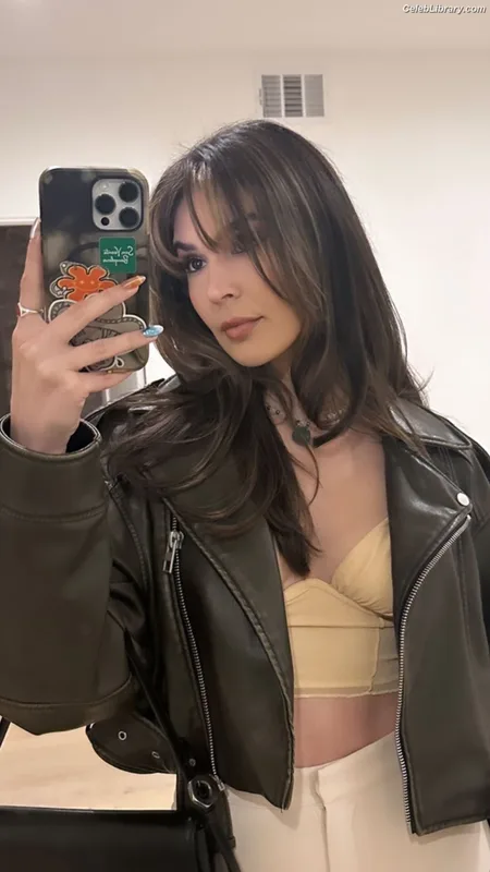 Cathy Kelley photo 3 of 1427