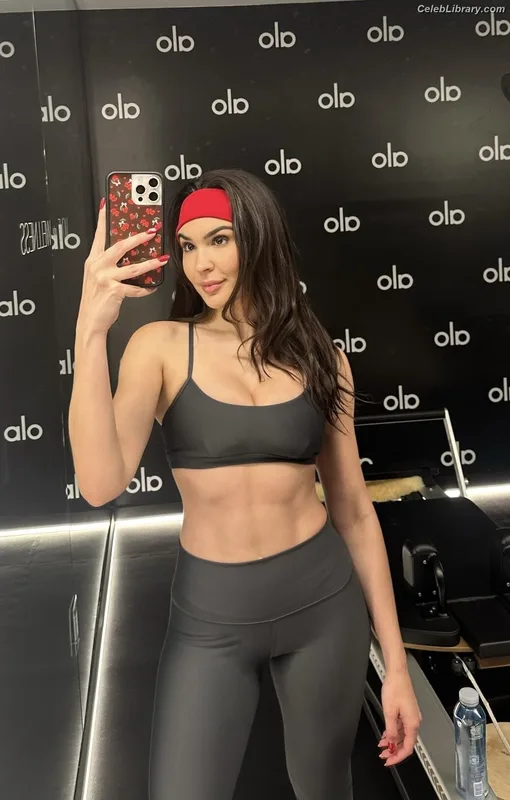 Cathy Kelley photo 23 of 1427