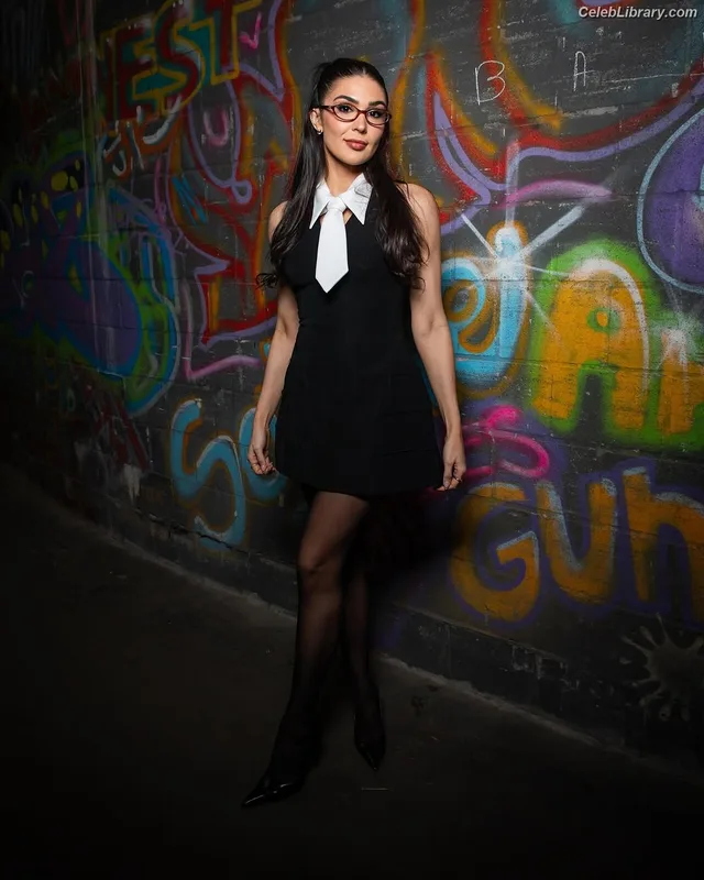 Cathy Kelley photo 10 of 1427