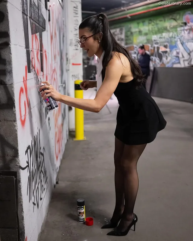 Cathy Kelley photo 11 of 1427
