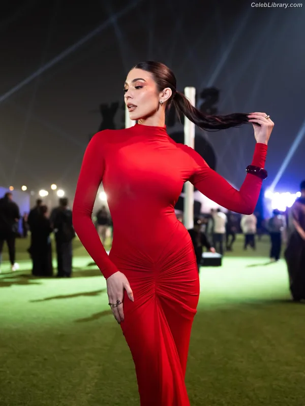 Cathy Kelley photo 16 of 1427
