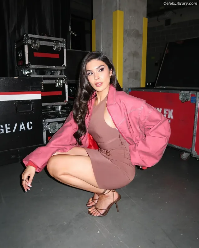 Cathy Kelley photo 7 of 1427