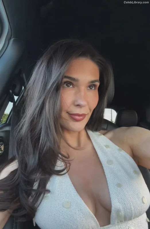 Cathy Kelley photo 7 of 1427