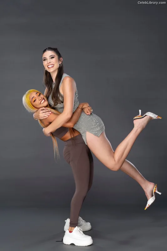 Cathy Kelley photo 10 of 1427