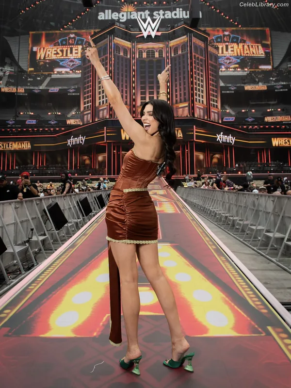 Cathy Kelley photo 15 of 1427