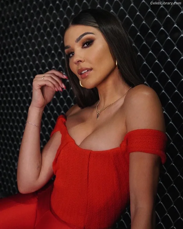 Cathy Kelley photo 22 of 1427