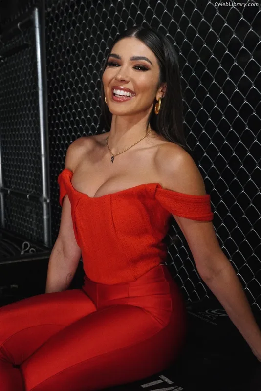 Cathy Kelley photo 24 of 1427