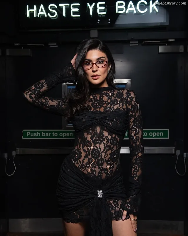 Cathy Kelley photo 22 of 1427