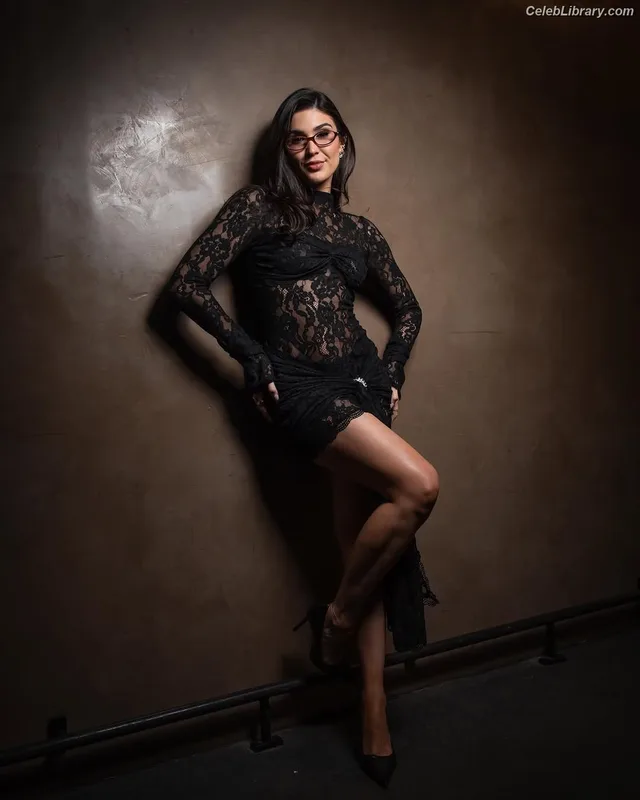 Cathy Kelley photo 23 of 1427