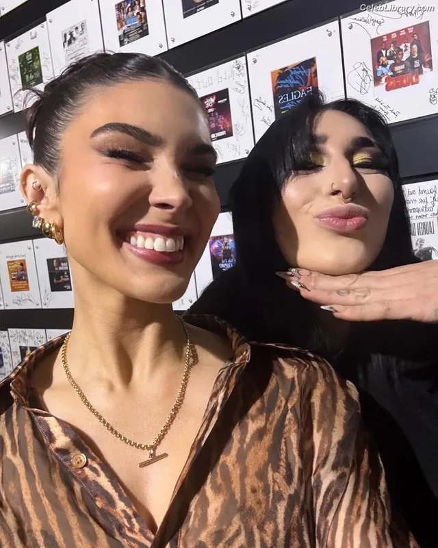 Cathy Kelley photo 9 of 1427
