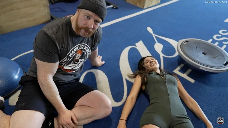 Cathy Kelley photo 14 of 1427