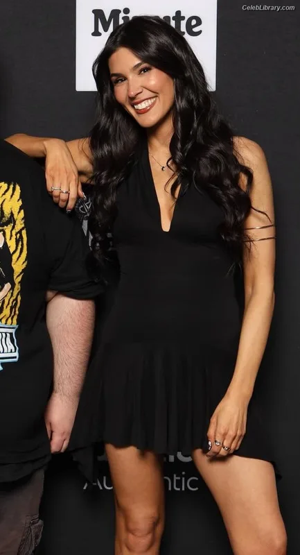 Cathy Kelley photo 2 of 1427