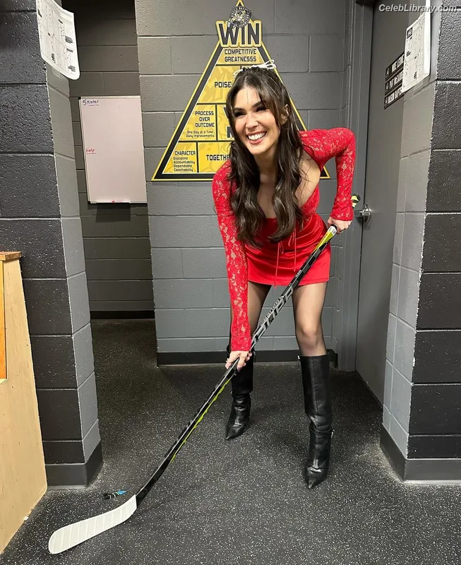 Cathy Kelley photo 3 of 1427