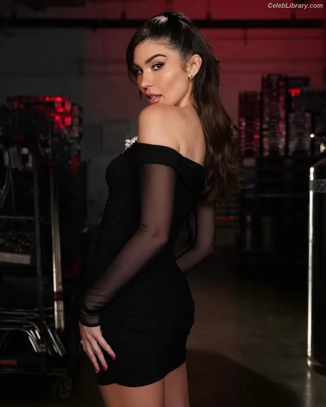 Cathy Kelley photo 19 of 1427