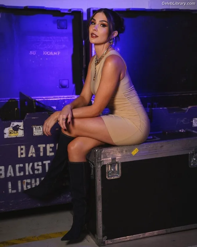 Cathy Kelley photo 12 of 1427