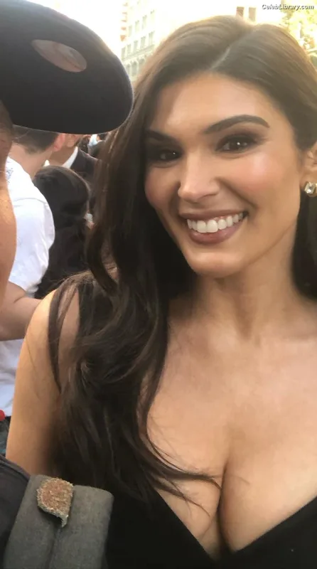 Cathy Kelley photo 17 of 1427