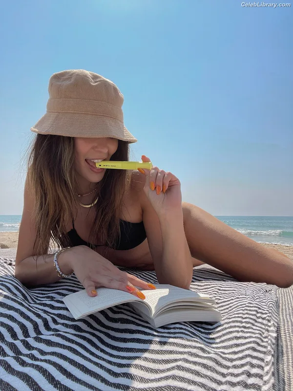 Cathy Kelley photo 23 of 1427