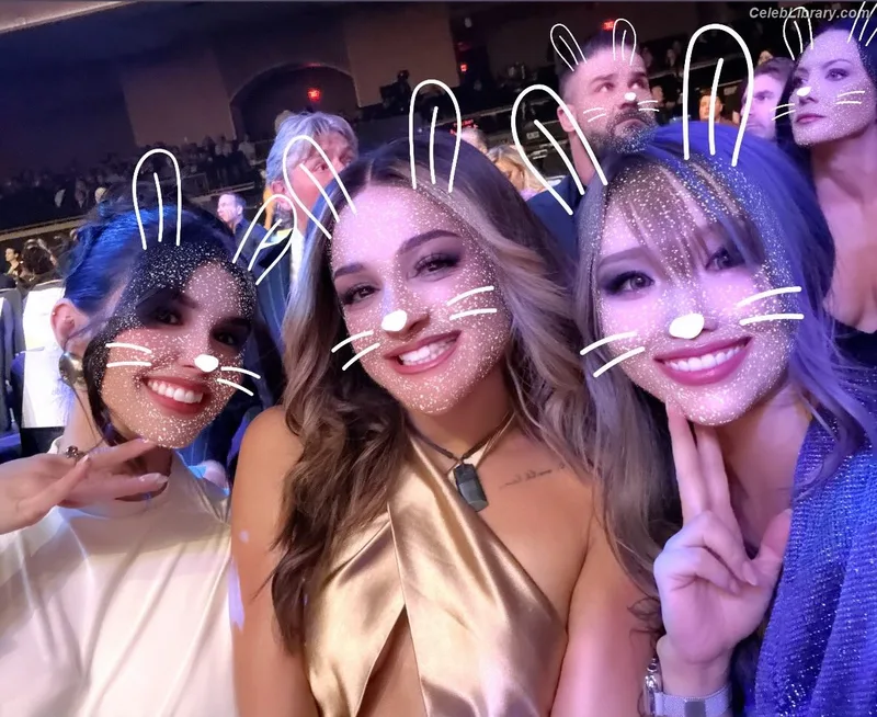 Cathy Kelley photo 9 of 1427