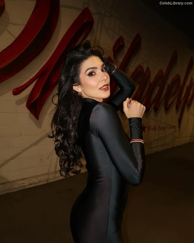 Cathy Kelley photo 11 of 1427