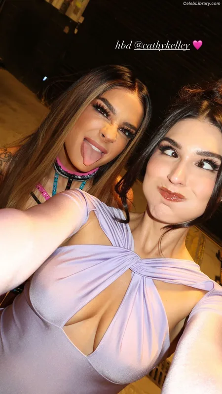 Cathy Kelley photo 7 of 1427