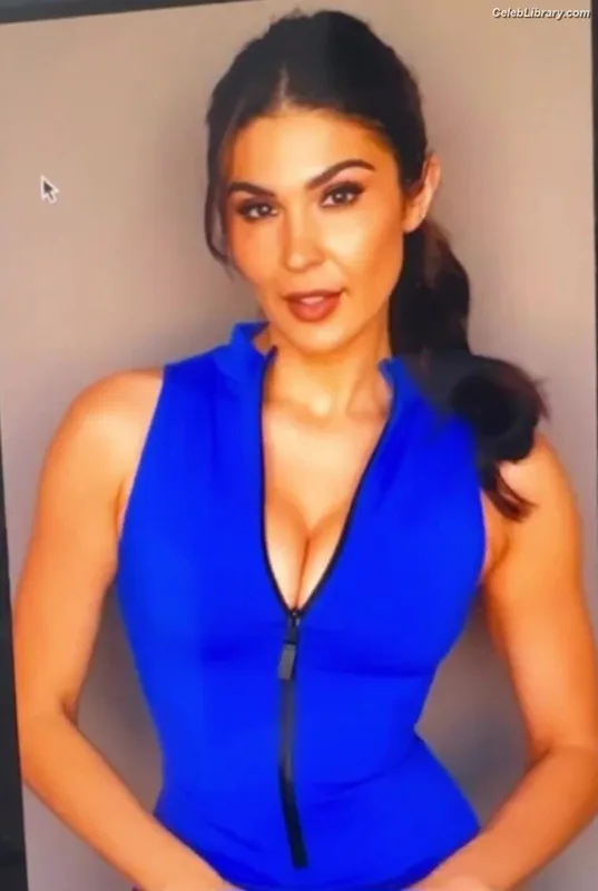 Cathy Kelley photo 2 of 1427