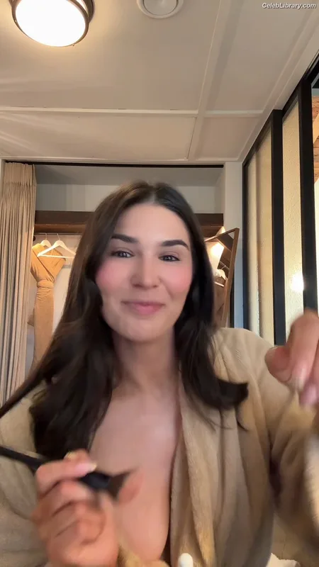 Cathy Kelley photo 16 of 1427