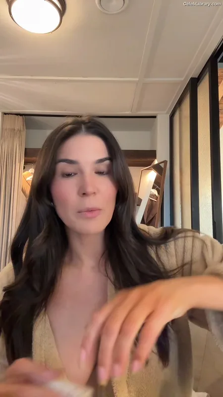 Cathy Kelley photo 18 of 1427