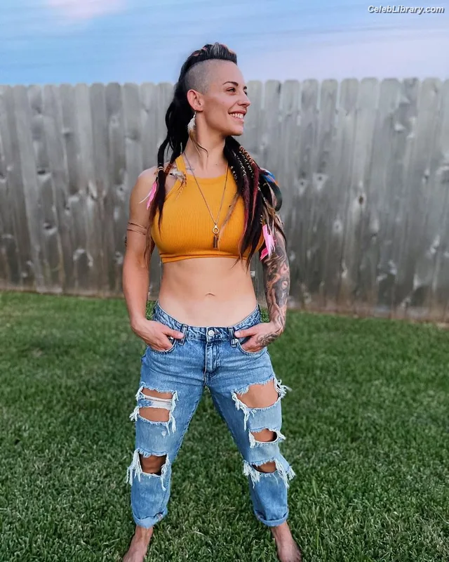 Celeste Bonin photo 4 of 681