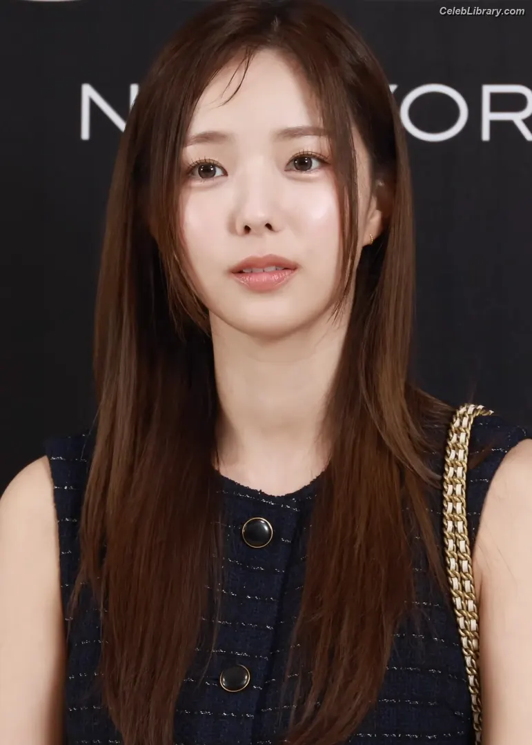 Chae Soo-bin 채수빈 Soobinms photo 10 of 75
