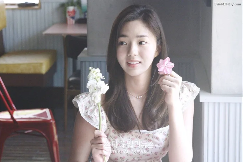 Chae Soo-bin 채수빈  Soobinms photo 2 of 76