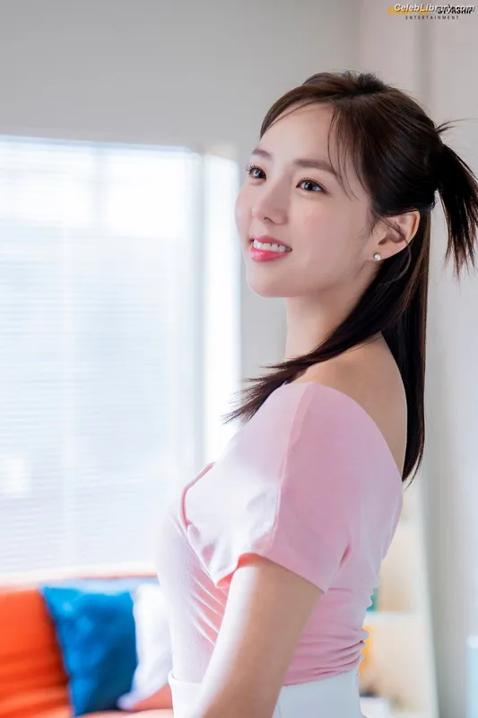 Chae Soo-bin 채수빈  Soobinms photo 4 of 76