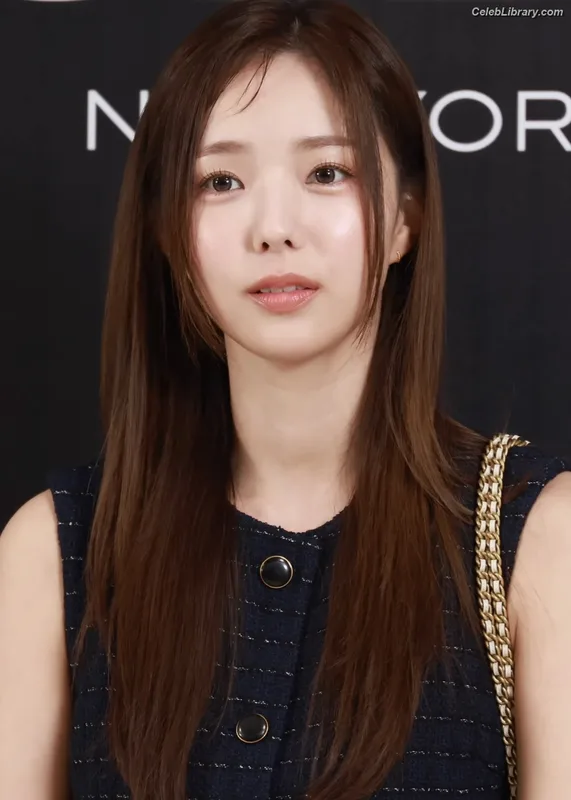 Chae Soo-bin 채수빈  Soobinms photo 10 of 76