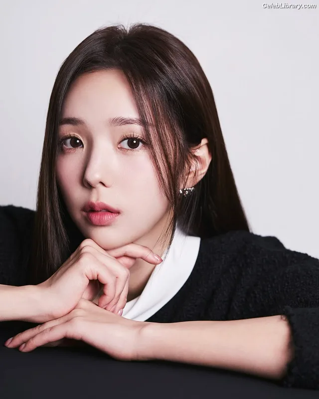Chae Soo-bin 채수빈  Soobinms photo 18 of 76