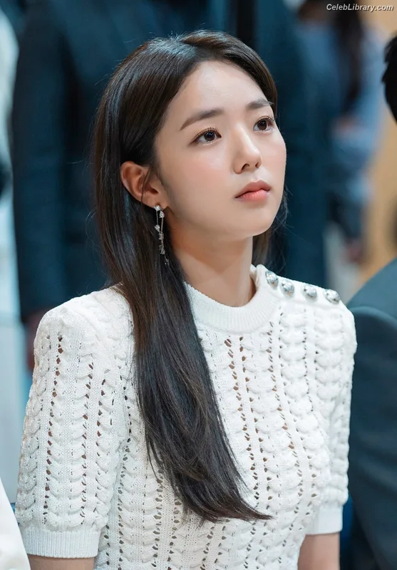 Chae Soo-bin 채수빈  Soobinms photo 2 of 76