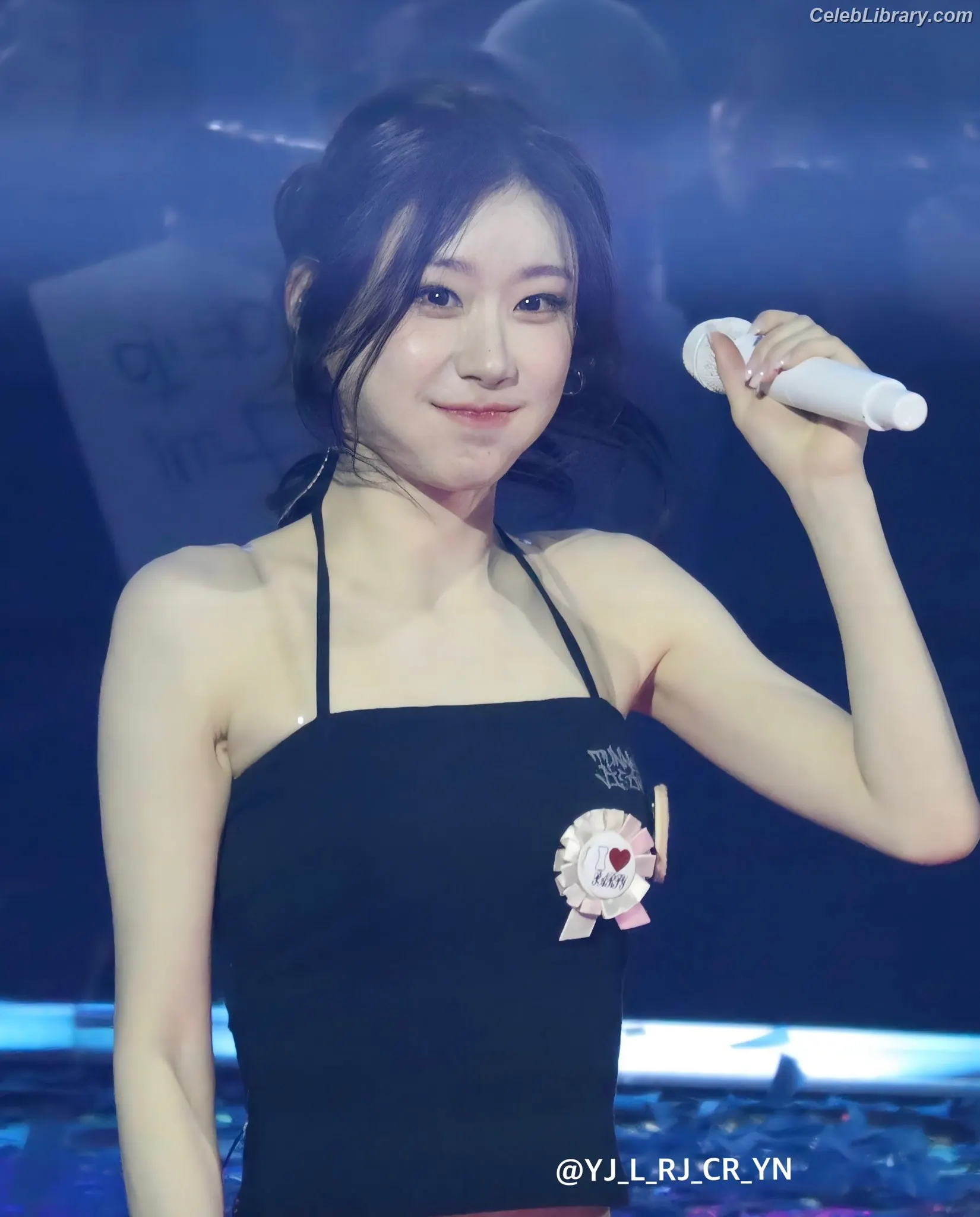Chaeryeong - ITZY (채령) photo 5 of 659