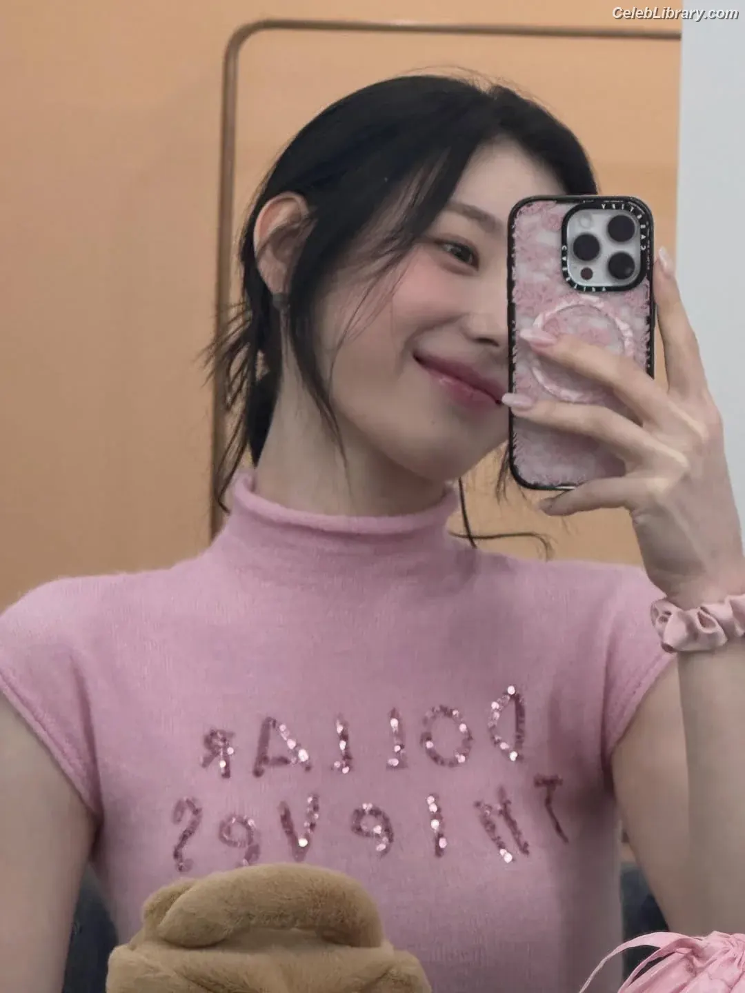 Chaeryeong - ITZY (채령) photo 23 of 659