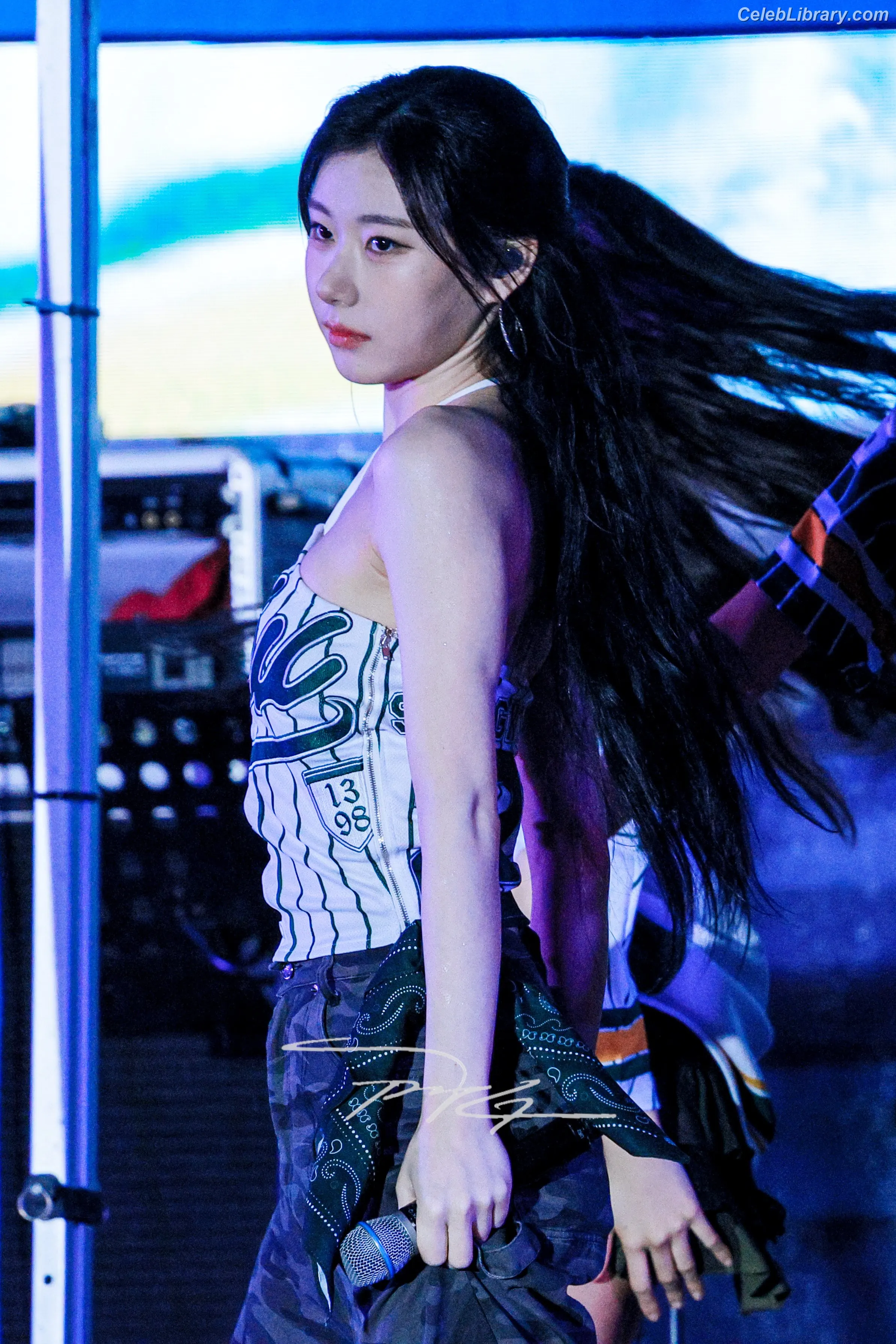 Chaeryeong - ITZY (채령) photo 19 of 659