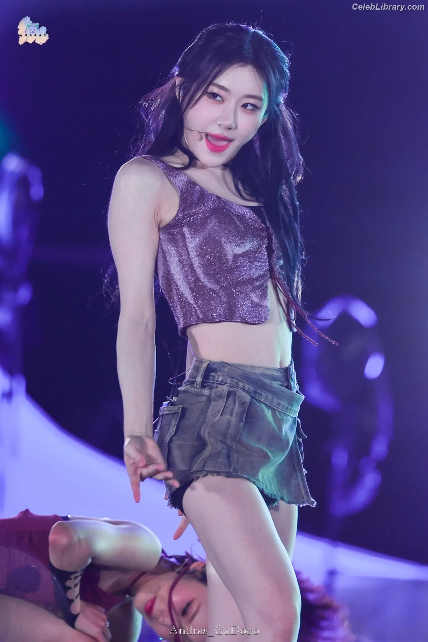 Chaeryeong - ITZY (채령) photo 2 of 659