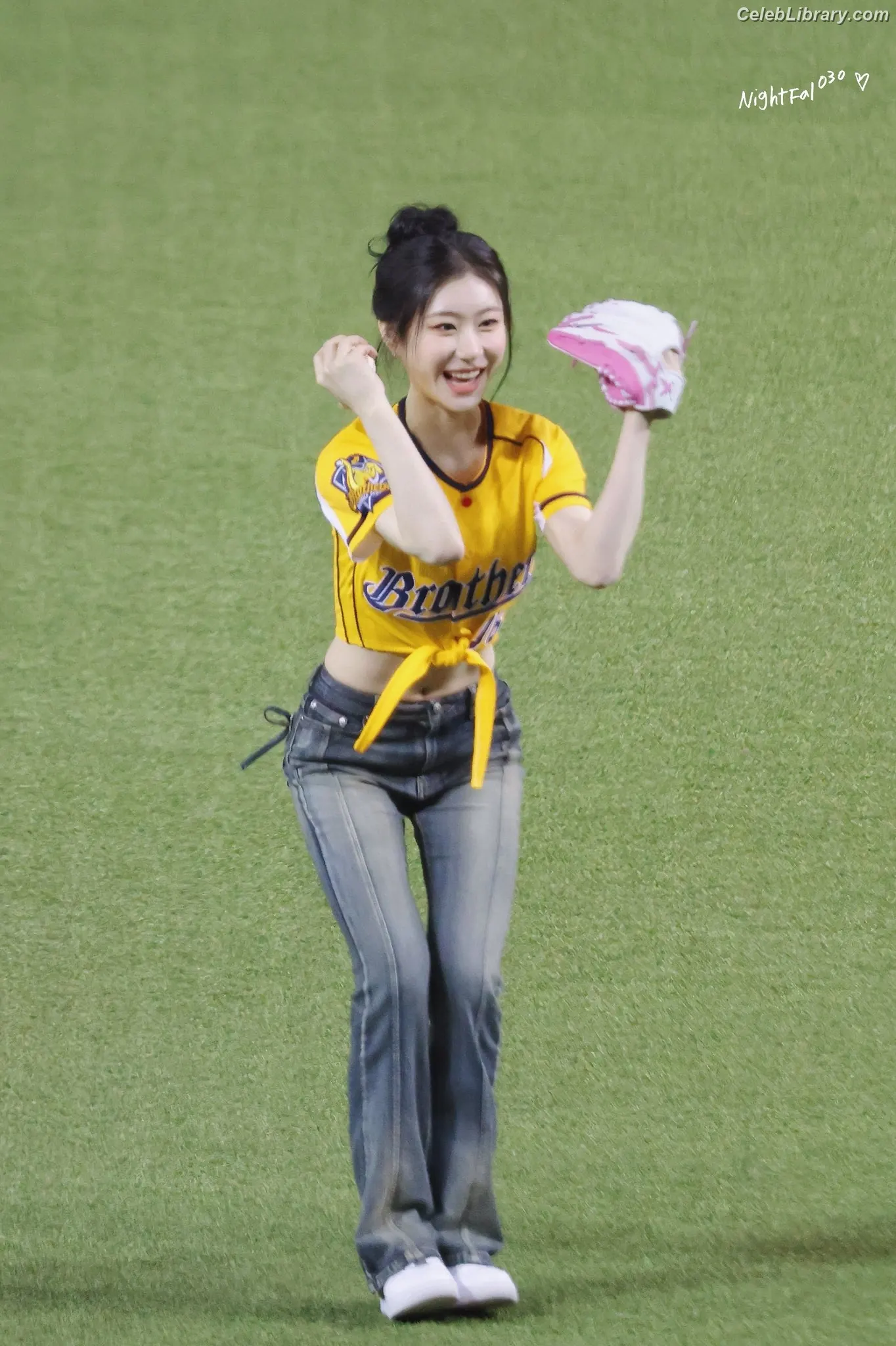 Chaeryeong - ITZY (채령) photo 10 of 659