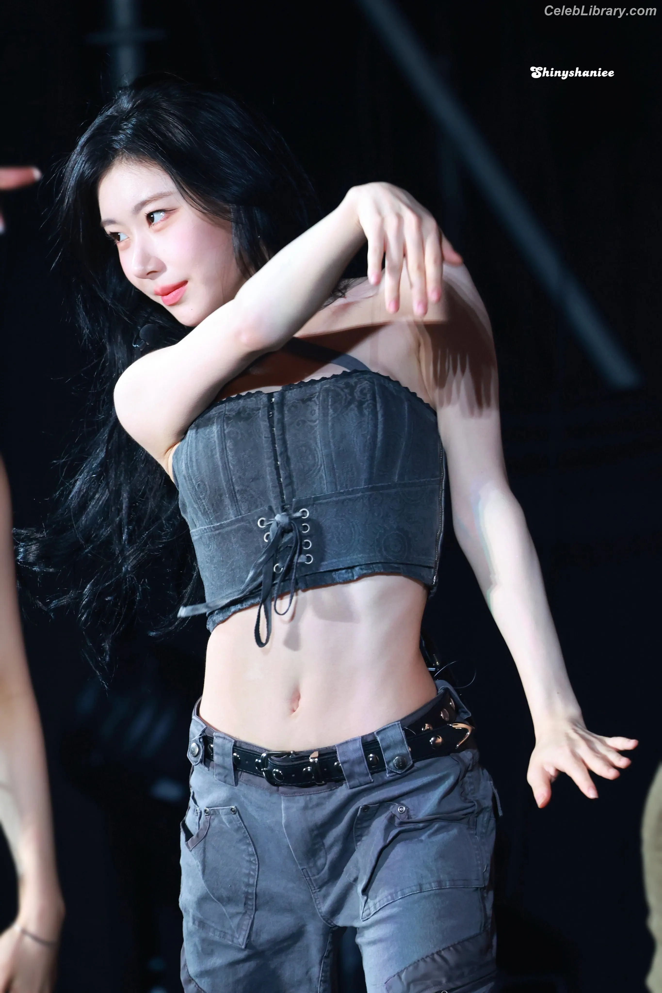 Chaeryeong - ITZY (채령) photo 10 of 659