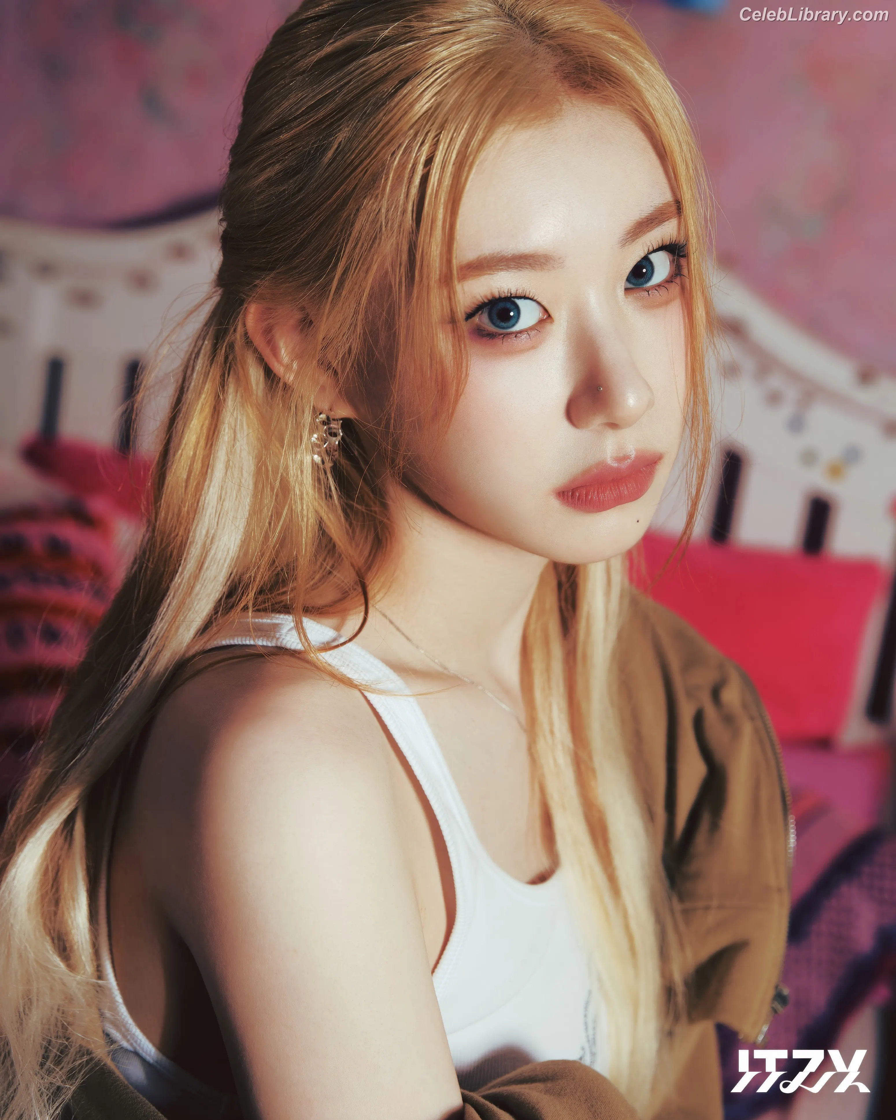 Chaeryeong - ITZY (채령) photo 15 of 659