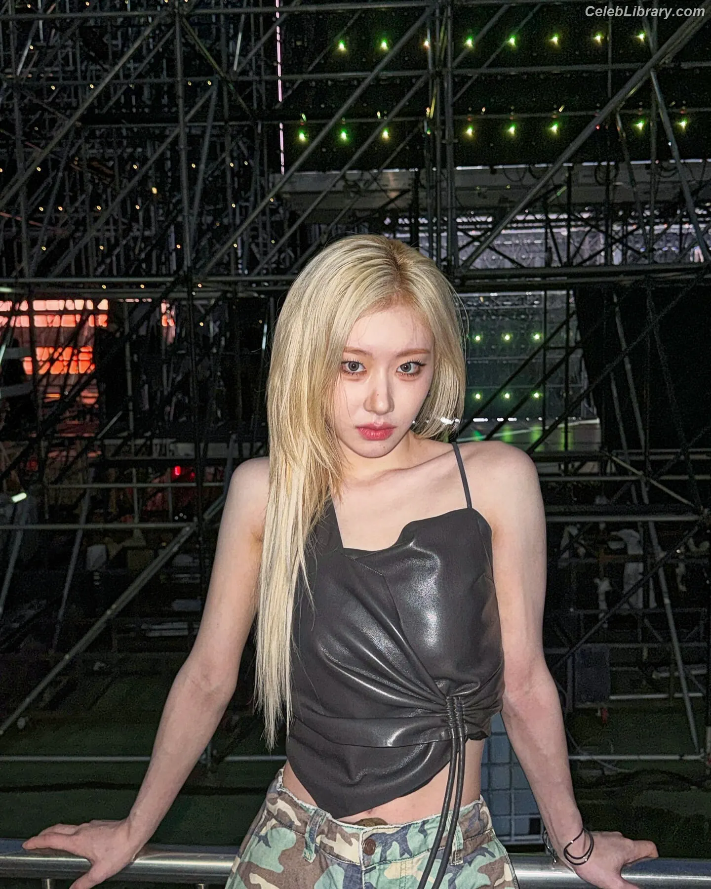 Chaeryeong - ITZY (채령) photo 7 of 659