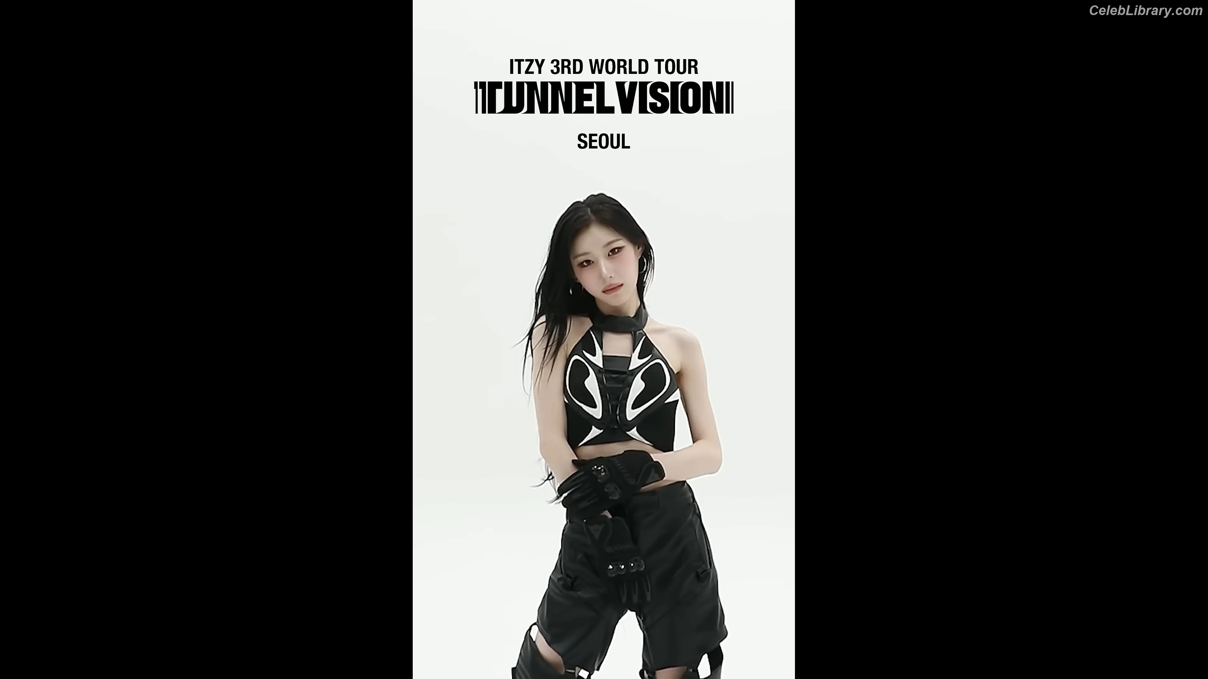 Chaeryeong - ITZY (채령) photo 9 of 659