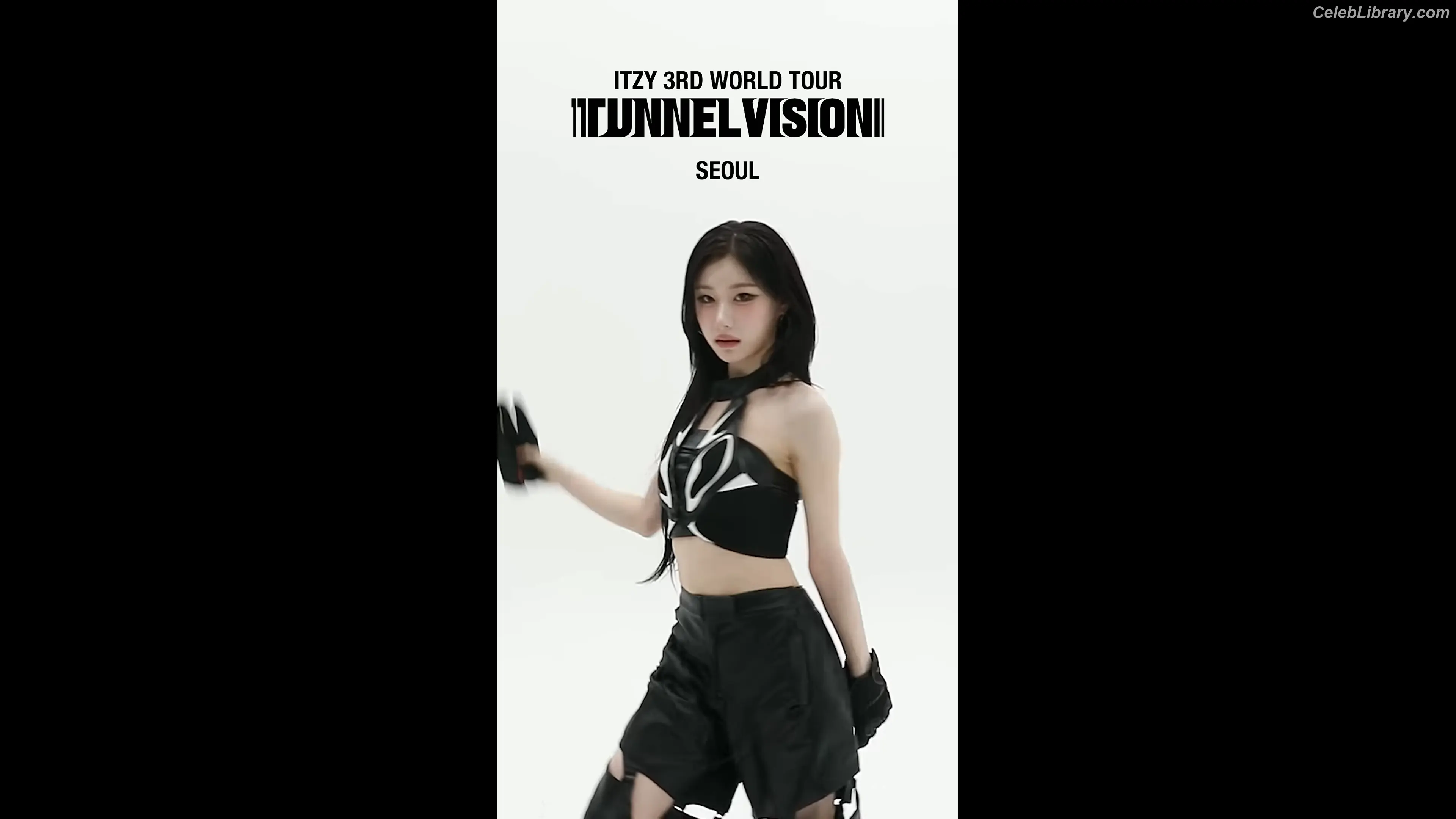 Chaeryeong - ITZY (채령) photo 15 of 659