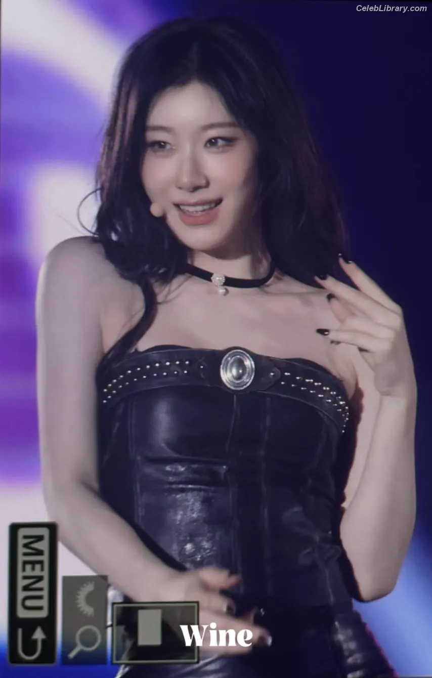 Chaeryeong - ITZY (채령) photo 10 of 659