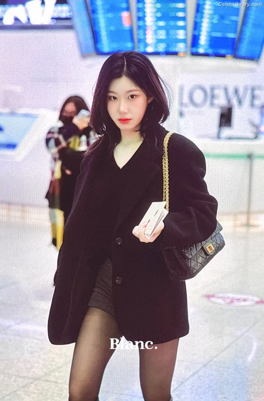 Chaeryeong - ITZY (채령) photo 2 of 660