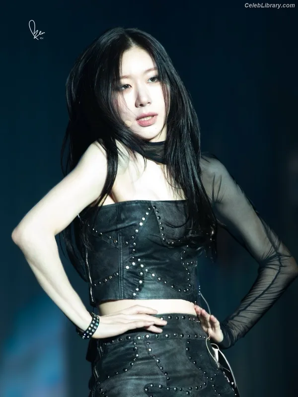 Chaeryeong - ITZY (채령) photo 8 of 660