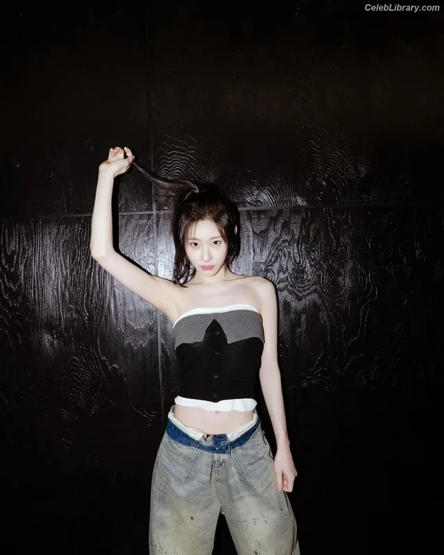 Chaeryeong - ITZY (채령) photo 13 of 660