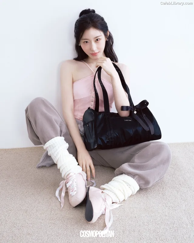 Chaeryeong - ITZY (채령) photo 3 of 660