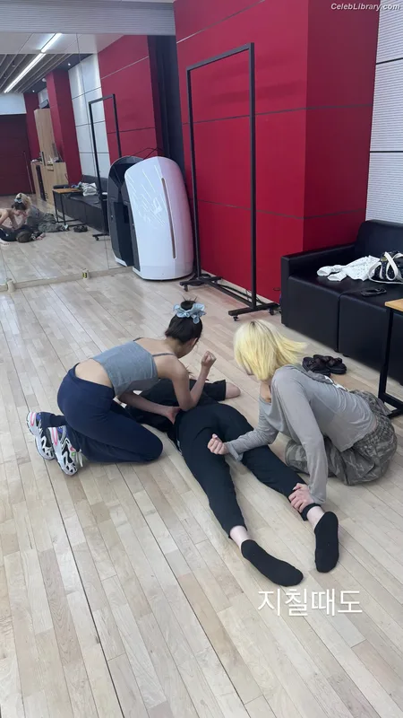 Chaeryeong - ITZY (채령) photo 17 of 660